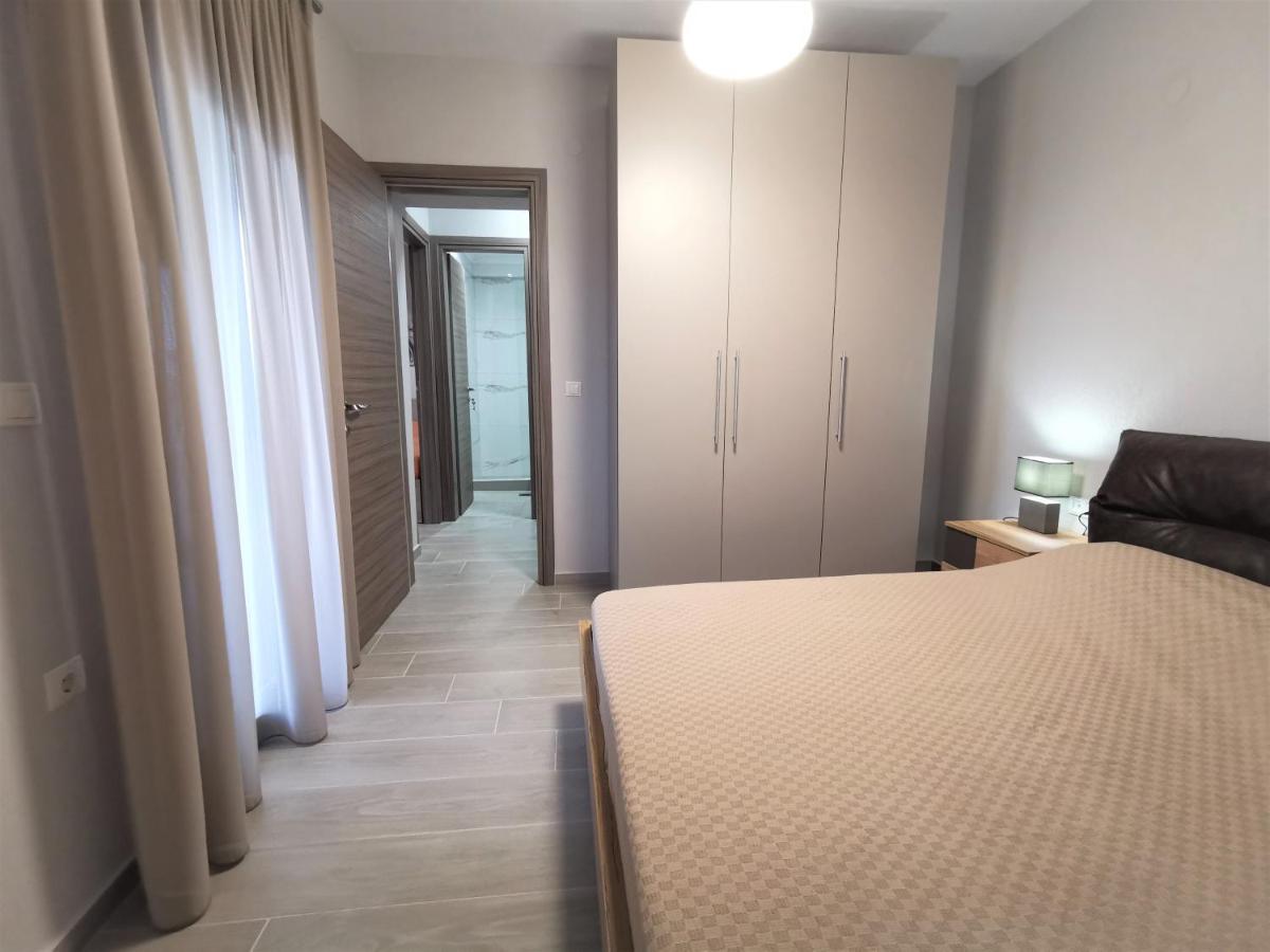Nikiti Modern Villa Εξωτερικό φωτογραφία