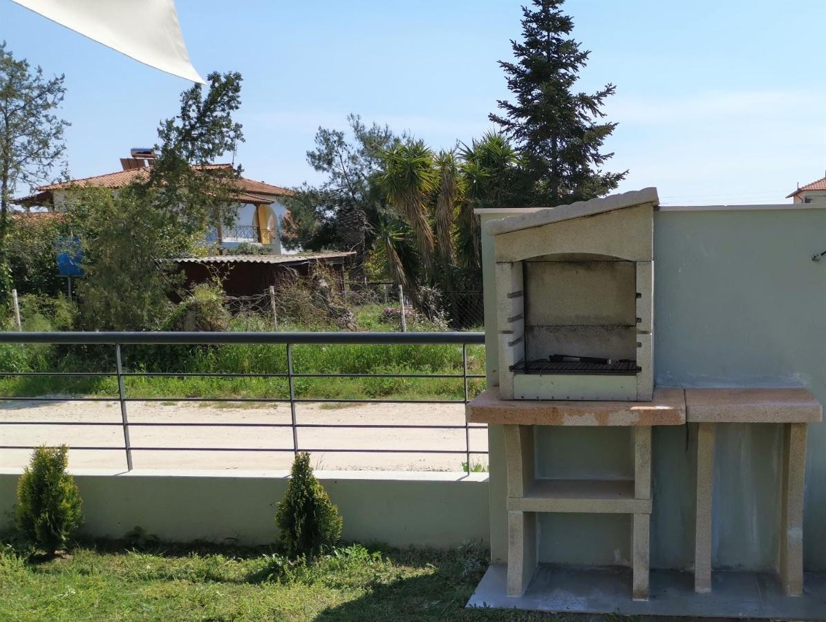 Nikiti Modern Villa Εξωτερικό φωτογραφία