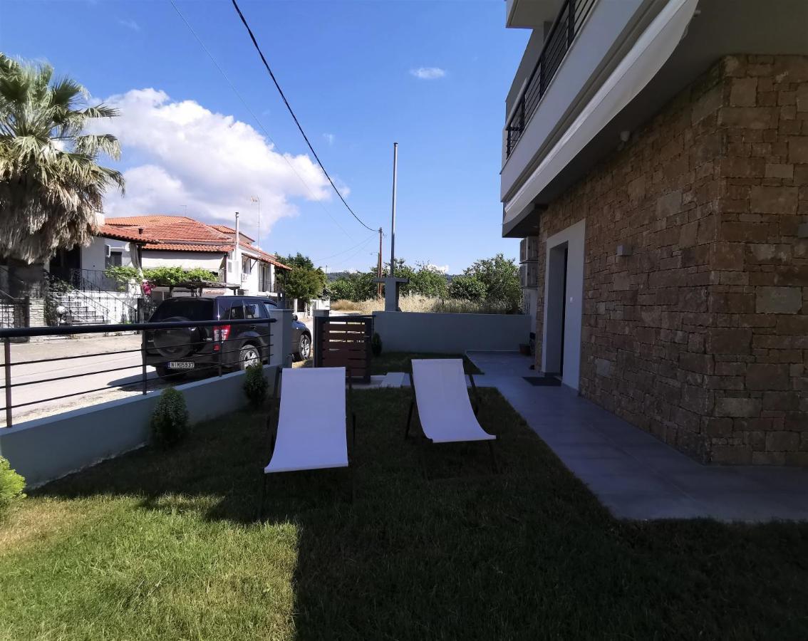 Nikiti Modern Villa Εξωτερικό φωτογραφία