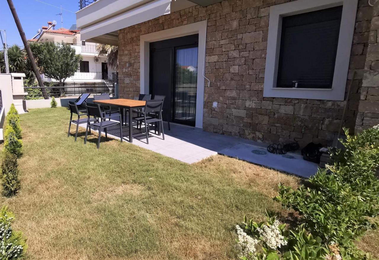 Nikiti Modern Villa Εξωτερικό φωτογραφία